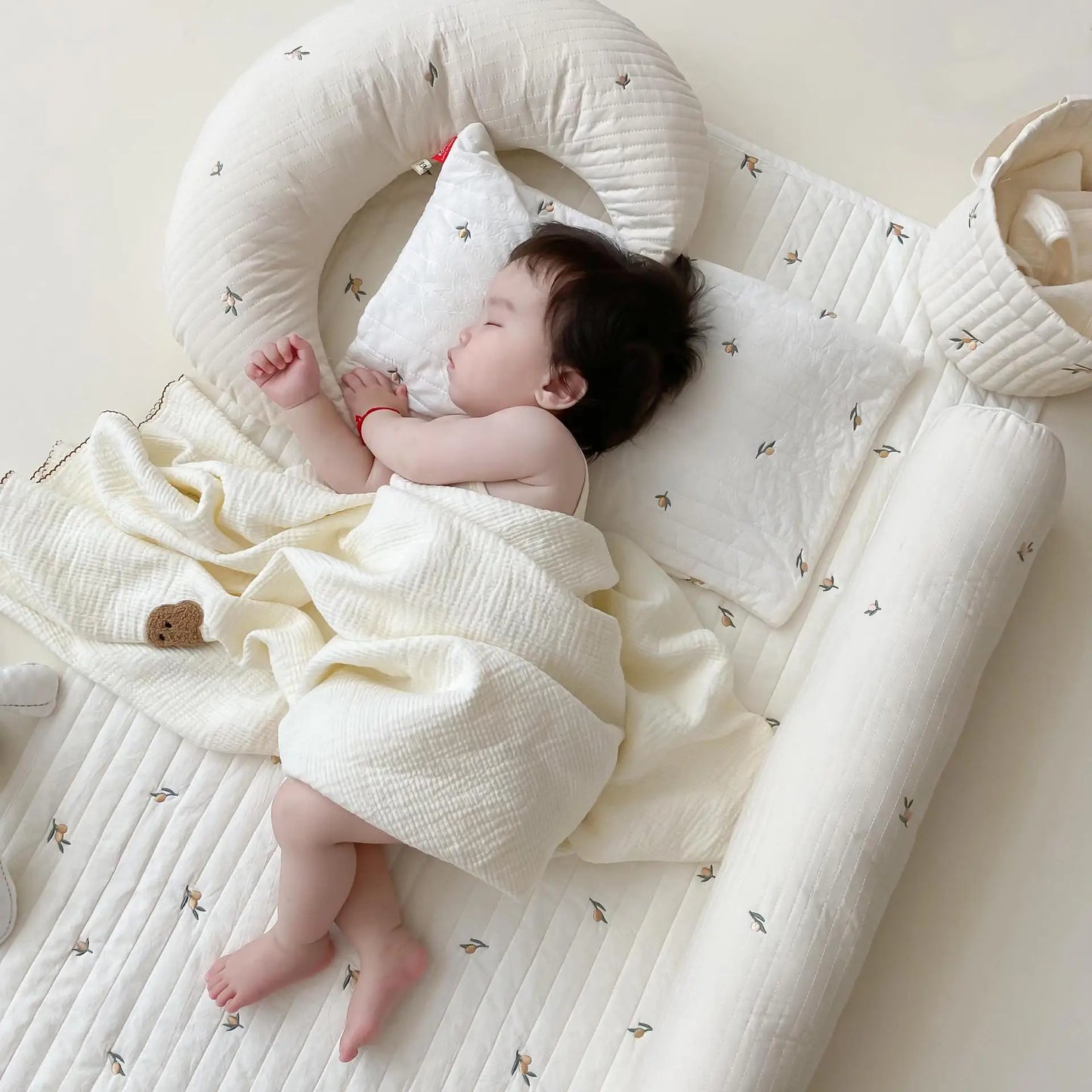 Newborn Organic Cotton Eco-Friendly Air-permeable Moon Roll Cylinder Pillow with Feeding Support for Baby Sleeping Nursery