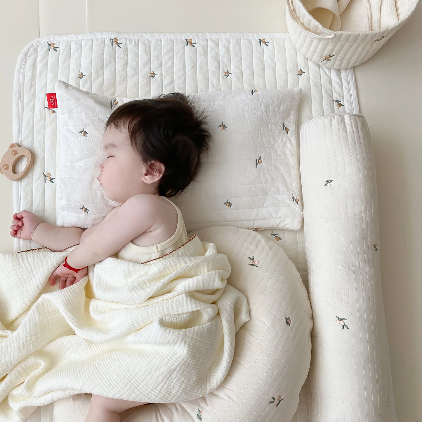 Newborn Organic Cotton Eco-Friendly Air-permeable Moon Roll Cylinder Pillow with Feeding Support for Baby Sleeping Nursery
