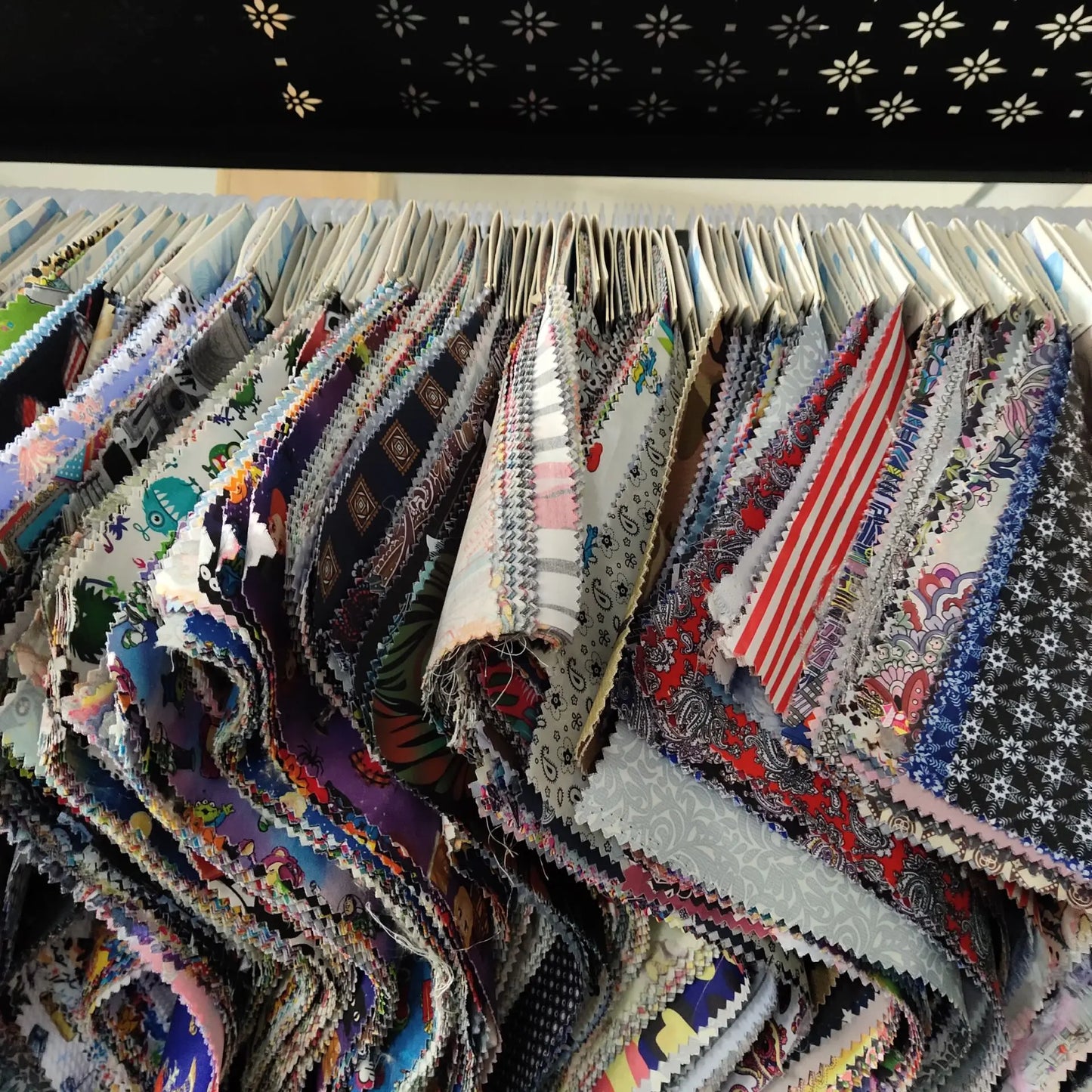 Ready Ship Organic Cotton Poplin Fabric 100% Cotton 120gsm Customizable Design Breathable Anti-Static for Bags Curtains Shirts