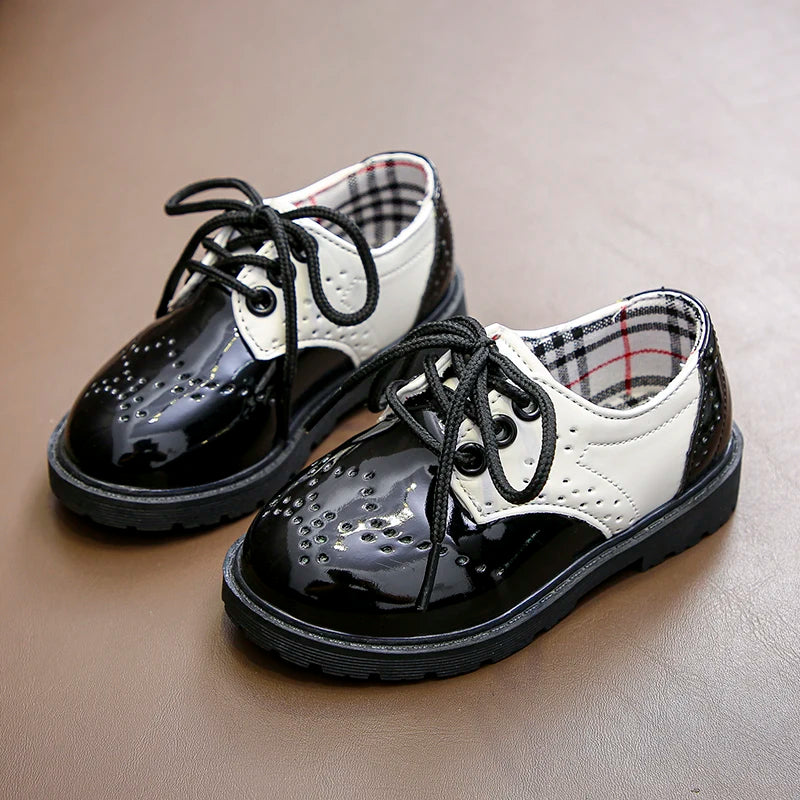 Children's Summer Winter Fashion Slip-On Dress Shoes Baby Hosts Performance Hollow Lace-Up Gright-Faced Boy's Girl's Magic