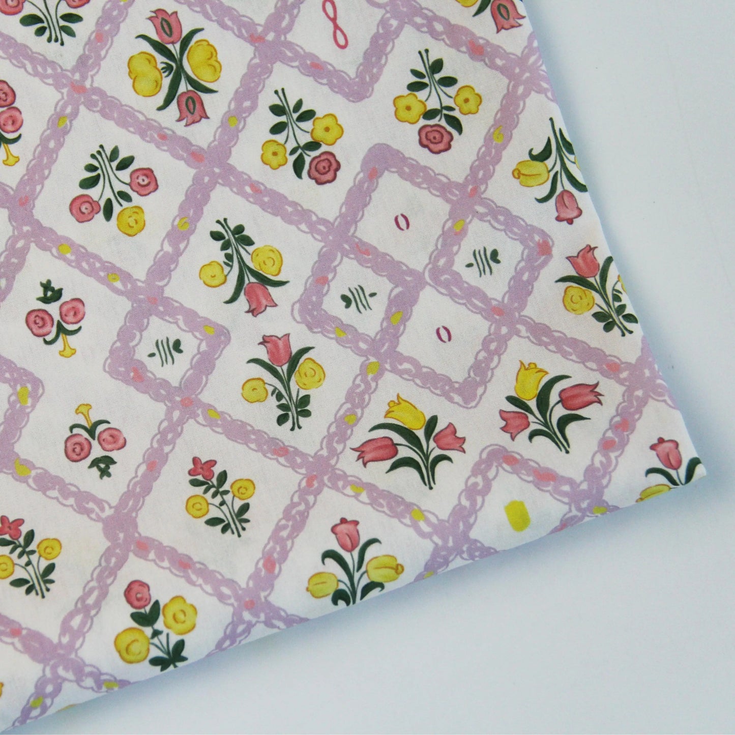 Low MOQ 100% Cotton Floral Printed Woven Fabric Eco-Friendly Organic Home Decor Craft Toy Girls' Dresses Shirts Weddings Bags