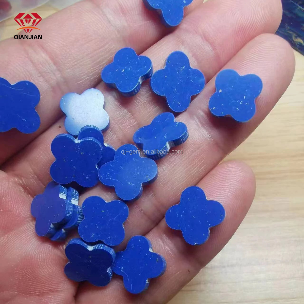 Qianjian Jewelry Best Price Natural Stones Black Blue Red Green Agate Four Leaf Clovers Gemstones for Making Jewelry