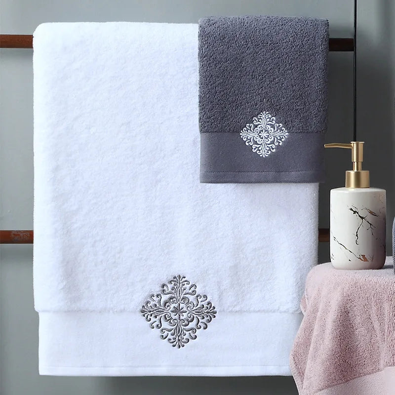 Luxury Bath Towels 5 Star Hotel 80*140CM European Classical 100% Organic Cotton Bath Towel Wholesale White Bath Towels