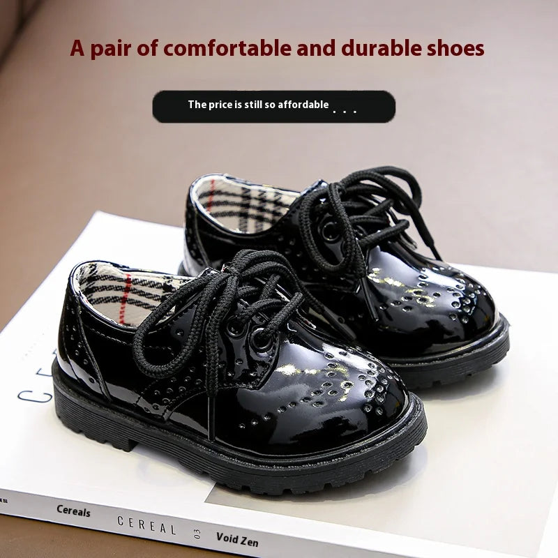 Children's Summer Winter Fashion Slip-On Dress Shoes Baby Hosts Performance Hollow Lace-Up Gright-Faced Boy's Girl's Magic