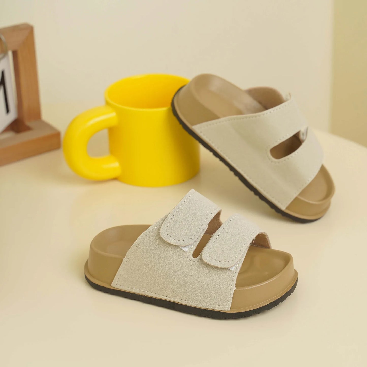 Outside Children Flat Kids Fashion slippers Casual Cute Baby Girls 4 Years Old Casual