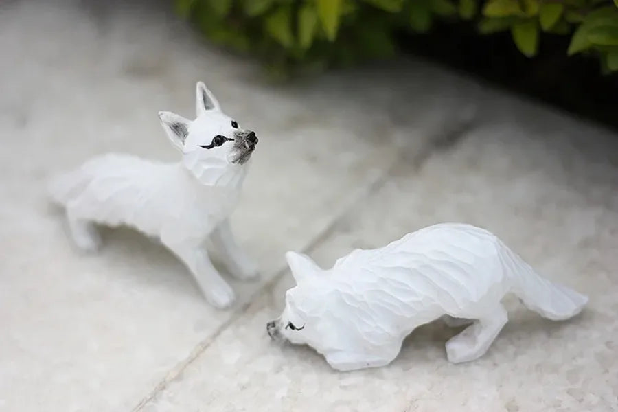 Modern Art Fox Wood Carving Ornaments Solid Wood Handicrafts Red White Foxes Home Decor Desk Decor Animal Figurine Statue