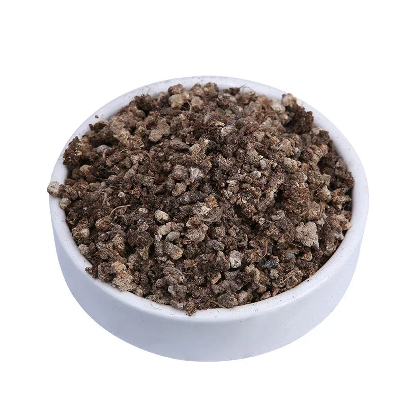 Organic fertilizer, chicken manure fermentation, family growing vegetables, growing flowers, nutrients lasting insect resistance