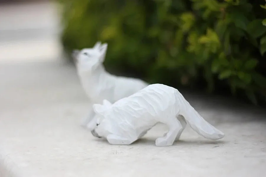 Modern Art Fox Wood Carving Ornaments Solid Wood Handicrafts Red White Foxes Home Decor Desk Decor Animal Figurine Statue